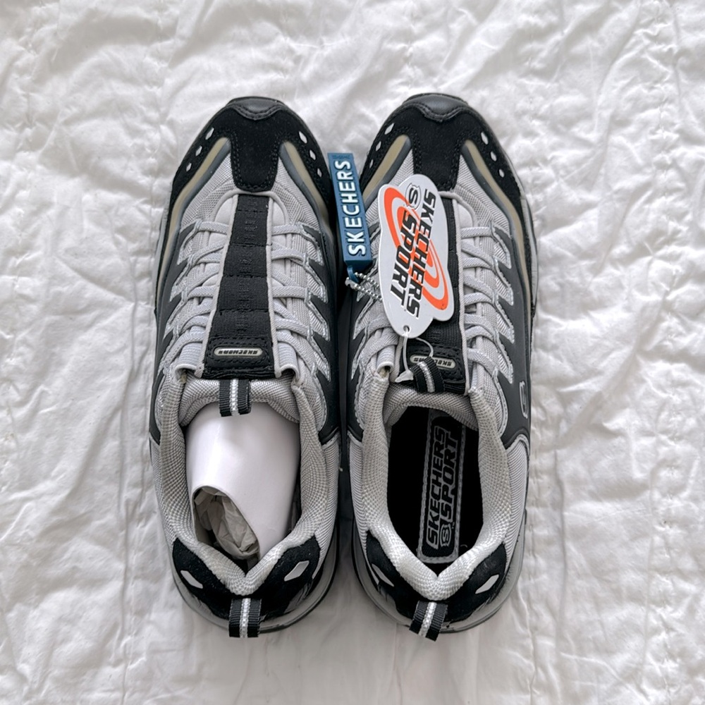 $20 Old School Sketchers Energy 3 Impulse Black/Silver. Size 8 Women